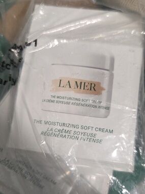 24 X La Mer the moisturizing soft cream